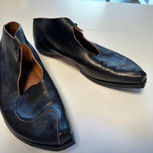 Cydwoq mary janes. Size 40. Runs narrow.